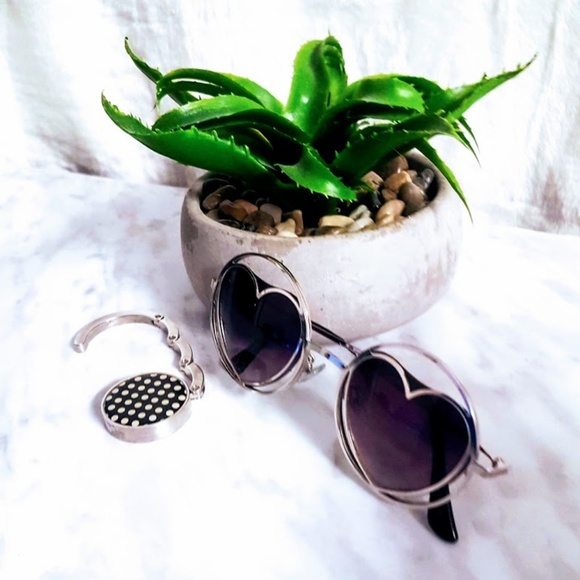 #P9 Folding Purse Hanger Hook - Picture 7 of 7